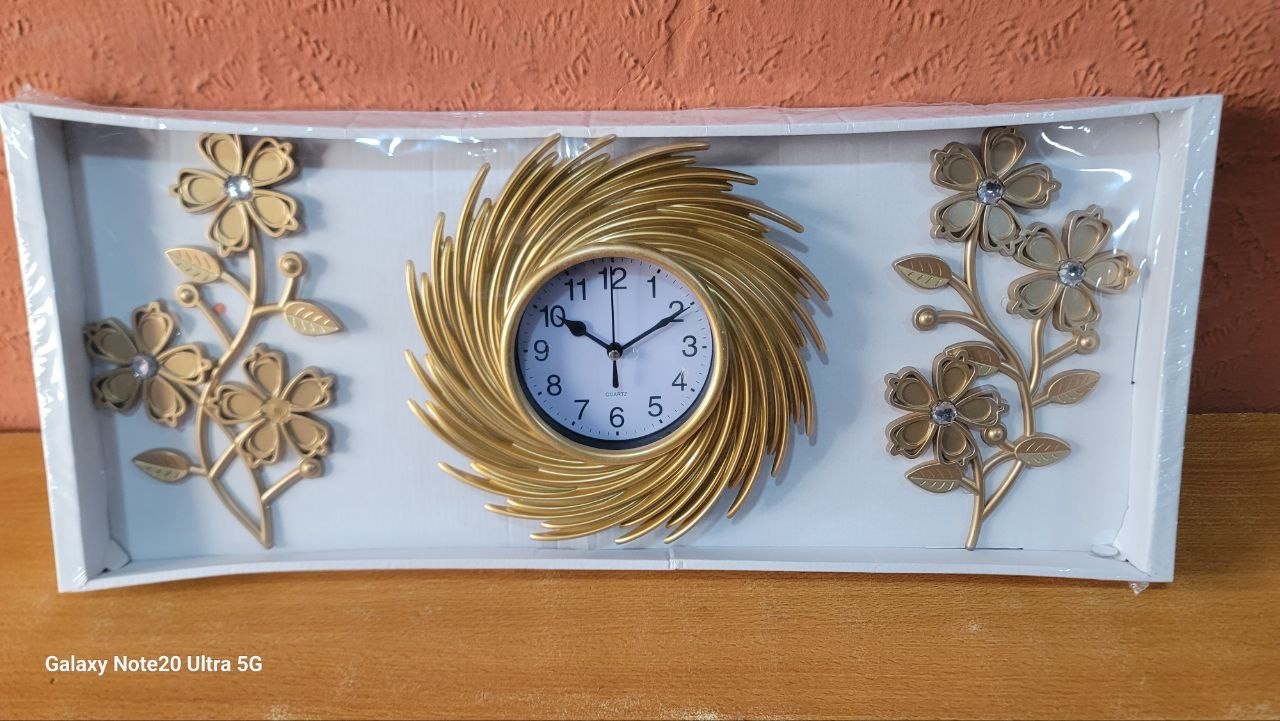 MODERNIZED NOISELESS MOVEMENT GOLD WALL CLOCK WITH DUAL SIDED FLOWER DECOR – DESIGN 002